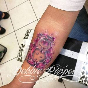 Watercolor splatter Lotso bear tattoo by Debbie Ripper. #Lotso #Lotsobear #Disney #Pixar #ToyStory #DebbieRipper #watercolor #splatter #inksplatter