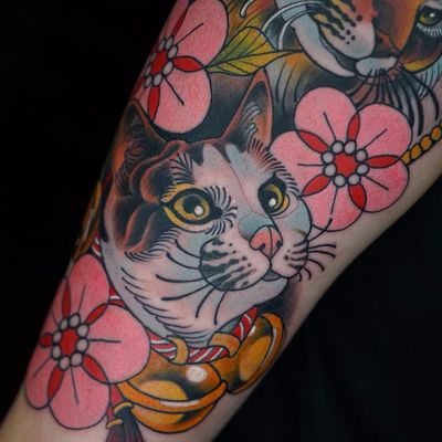 Cats, flowers and bells by Dashuai Ma #DashuaiMa #neotraditional #abstract #geometric #color #cat #kitty #petportrait #flowers #bells #leaves #animal #nature #tattoooftheday