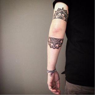 Split mandala tattoo by Kerry Burke #KerryBurke #blackwork #blacktattoo #darkartists #mandala #mandalatattoo #geometric