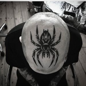 Blackwork Spider Tattoo by Luc Ace #spider #head #scalp #blackwork #blackink #blackworkhead #jobstopper #boldwillhold #LucAce