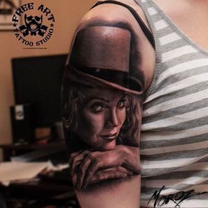Awesome portrait by Alexey Moroz, check out the texture of the hat! #AlexeyMoroz #Tattoo #portrait