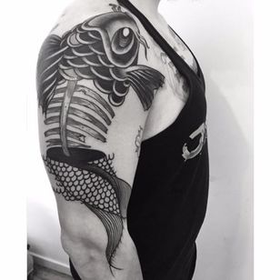 Tatuaje de koi muerto de Abes #Abes #blackwork #surrealistic # skeleton # deadfish #koi #koicarp