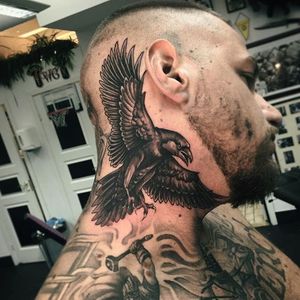 Raven Tattoo by Andy Blanco #raven #raventattoo #blackandgrey #blackandgreytattoo #blackandgreytattoos #realism #realismtattoo #AndyBlanco #neck
