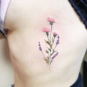 Dainty tattoo by Luiza Oliveira #LuizaOliveira #small #delicate #flower #flowers
