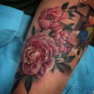 Interesting floral + geometric mashup by Jesse Rix via @jesse_rix #geometric #floral #realistic #realism #JesseRix
