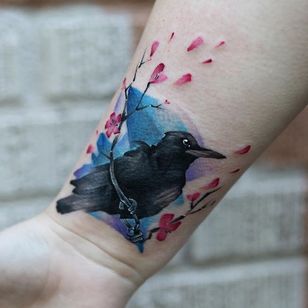 Tatuaje de pájaro y flor de cerezo con pincelada de acuarela de Georgia Gray.  #ilustrativo #incompleto #acuarela # GeorgiaGrey #pájaro #flor #cerezo
