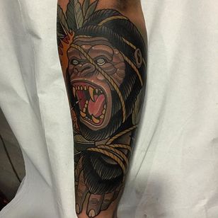 Tatuaje Neo Tradicional De Gorila por Rodrigo Kalaka #Gorilla #GorillaTattoo #NeoTraditionalGorilla #NeoTraditionalTattoo #RodrigoKalaka