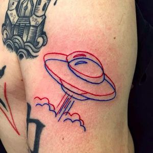 3-D UFO by Paolo (via IG -- paolotermine78) #paolo #flyingsaucer #3dtattoo