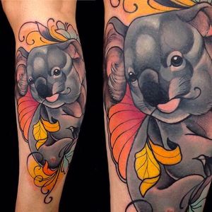 Adorable neo traditional koala tattoo done by Giulia Bongiovanni. #giuliabongiovanni #neotraditional #coloredtattoo #animaltattoo #KoalaStudio