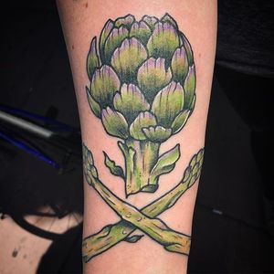 Skull and crossbones inspired artichoke and asparagus tattoo by Mandy Pants. #neotraditional #vegetable #artichoke #asparagus #MandyPants