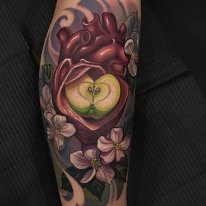 One of Timmy B's signature heart-morph tattoos. (Via IG - timmy_b_413) #timmyb #newschool #newskool #color #surrealism #heart #apple #flower
