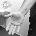 Delicate lines on the wrist by Jerónimo Velasco Navarro #JerónimoVelascoNavarro #USBtattoo