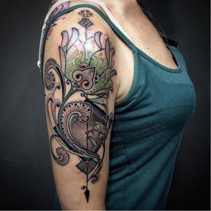 Ornamental tattoo by Pedro Contessoto #PedroContessoto #ornamental #flower