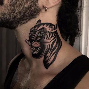 Smilin' tiger by Javier Betancourt #javierbetancourt #blackwork #linework #blackandgrey #petportrait #tiger #junglecat #animal #cat #fangs #tattoooftheday