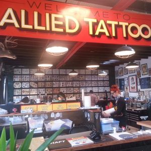 The team at Allied Tattoo hard at work (IG—allied_tattoo). #AlliedTattoo #NYCtattooshops