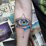 Mais um olhos magnífico #DiegoSouza #tatuadoresdobrasil #brasil #brazil #brazilianartist #olho #eye #triangulo #triangle #watercolor #aquarela #realismo #realism