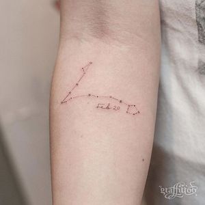 Minimalist constellation tattoo by Graffittoo. #minimalist #subtle #southkorean #star #stars #constellation