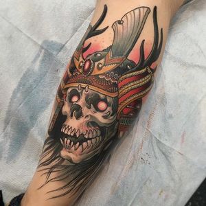 One of Chad Lenjer's awesome skulls in a kabuto (IG—challenjer). #ChadLenjer #kabuto #neotraditional #skull