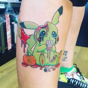 Halloween-themed zombie Pikachu by Marie Lowe via IG @missrietattoo #zombie #halloween #pikachu #pokemon #pokemongo #pokemonart #MarieLowe