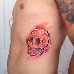 Skull Tattoo by Adrian Bascur #Watercolor #WatercolorTattoos #WatercolorArtists #BoldWatercolor #BestWatercolor #ModernTattoos #ContemporaryTattoos #AdrianBascur #Skull #Skulltattoo
