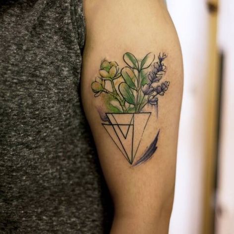 Tatuaje vegetal de Mathias Reichert #MathiasReichert #watercolor #graphic #skitsestyle #vegetal #flower #geometric
