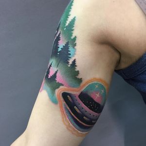 UFO and forest tattoo by Giena Todryk #GienaTodryk #landscapetattoos #color #newschool #watercolor #ufo #forest #sparkles #spaceship #trees #stars