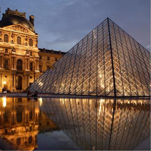 Need more inspiration for your tattoos made in Paris? Visit the Louvre museum! #tourguide #tourism #travel #travelling #traveller #Paris #France #tattooshop #tattooartist