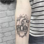 No-Face tattoo by Sindy Brito. #SindyBrito #fineline #subtle #noface #studioghibli #spiritedaway #anatomicalheart #dotwork
