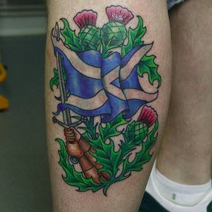 Scottish flag and flowers by by Darryl Mullen (via IG -- irezumitattooglasgow) #darrylmullen #scotland #scottishtattoo #scottishpridetattoo
