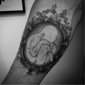 Foetus tattoo by Toma Pegaz #TomaPegaz #blackwork #foetus #frame