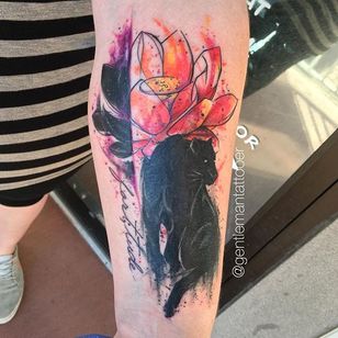 Tatuaje de loto y pantera en acuarela de Ryan Tews.  #acuarela #flor #lotus #panter #RyanTews