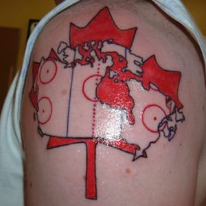It's a map, it's a leaf, it's a hockey ring. Amazing. #canda #canadaday #canadatattoo #canadianpridetattoo #hockey