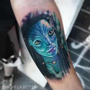 Avatar tattoo by Michela Bottin #MichelaBottin #movietattoos #color #watercolor #painterly #Avatar #alien #humanoid #Neytiri #scifi #Extraterrestrial #galaxy #planet #space