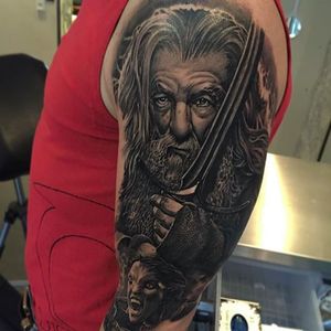 Awesome fantasy movie inspired half sleeve tattoo. Amazing tattoo work by Ruben from Miks Tattoo. #Ruben #mikstattoo #blackandgrey #LOTR #gandalf #avatar