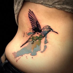 Hummingbird Tattoo by Fabbe Persegani #Watercolor #WatercolorTattoo #BrushStrokeTattoo #ContemporaryTattoos #FabbePersegani #hummingbird #contemporary