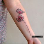 Poppy tattoo by Tania Vaiana #TaniaVaiana #illustrative #minimalistic #poppy