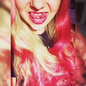 Split tongue and pink hair - @dreaddmadd don't care! #bodymods #splittongue #bodymodification #bodypiercing  #dreaddmadd
