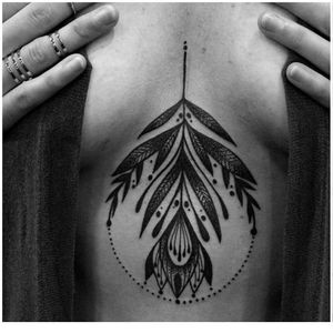 Delicate tattoo by Clara Teresa #ClaraTeresa #blackwork #vegetal #flower #blackworkflower #linework #dotwork