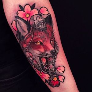 Growling Fox and Skulls Tattoo by Brando Chiesa @BrandoChiesa #BrandoChiesa #Italy #Neotraditional #Beast #animaltattoo #Fox #Skulls