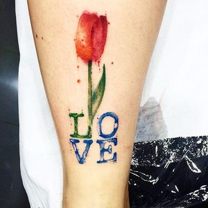 Watercolor tulip tattoo by Sandro Stagnitta. #flower #tulip #watercolor #love #SandroStagnitta