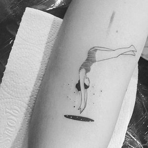 Diver tattoo by Bru Simoes. #BruSimoes #diver #diving #dive #swimmer #swimming #swim #dive #woman #weightlifter #olympian #sports #olympics