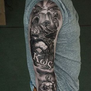 Tatuaje de Maksims Zotovs #BlackandGrey #BlackandGreyRealism #RealismTattoos #BlackandGreyTattoos #MaksimsZotovs