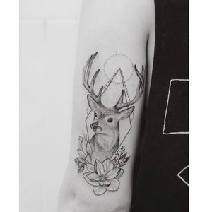 Geometric deer tattoo by Tritoan Ly #TritoanLy #deer #flowers #geometry #geometric