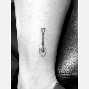 Mini shovel tattoo by Daniel Winter. #singleneedle #fineline #linework #DanielWinter #shovel