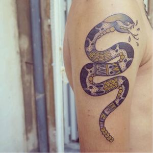 Rattlesnake tattoo by Fabrice Toutcourt #FabriceToutcourt #snake #dotwork