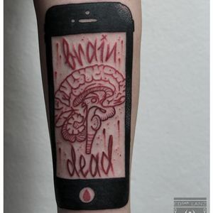 Brain dead tattoo by Edgar Lanz #EdgarLanz #contemporary #blackwork #graphic #surrealistic #mashup #redink #brain #phone