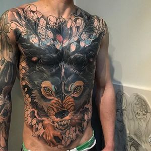 Wolf Tattoo by Jake Danielson #wolf #wolftattoo #neotraditional #neotraditionaltattoo #neotraditionaltattoos #neotraditionalartist #JakeDanielson