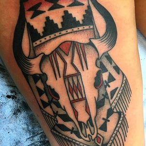 Skull Tattoo by Cheyenne Sawyer #cattleskull #nativeamerican #nativeamaericanart #nativeamericandesign #traditional #CheyenneSawyer