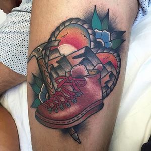 Hammer, Boot and Mountains Tattoo by Marco Condor @Marcocondor_ #MarcoCondor #MarcoCondorTattoo #Vintage #Neotraditional #NeotraditionalTattoo #Padova #Italy #Hammer #Boot #Mountain #Scenetattoo