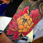 Japanese peony with vibrant coloring by Matt Beckerich #MattBeckerich #japanese #japanesetattoo #peony